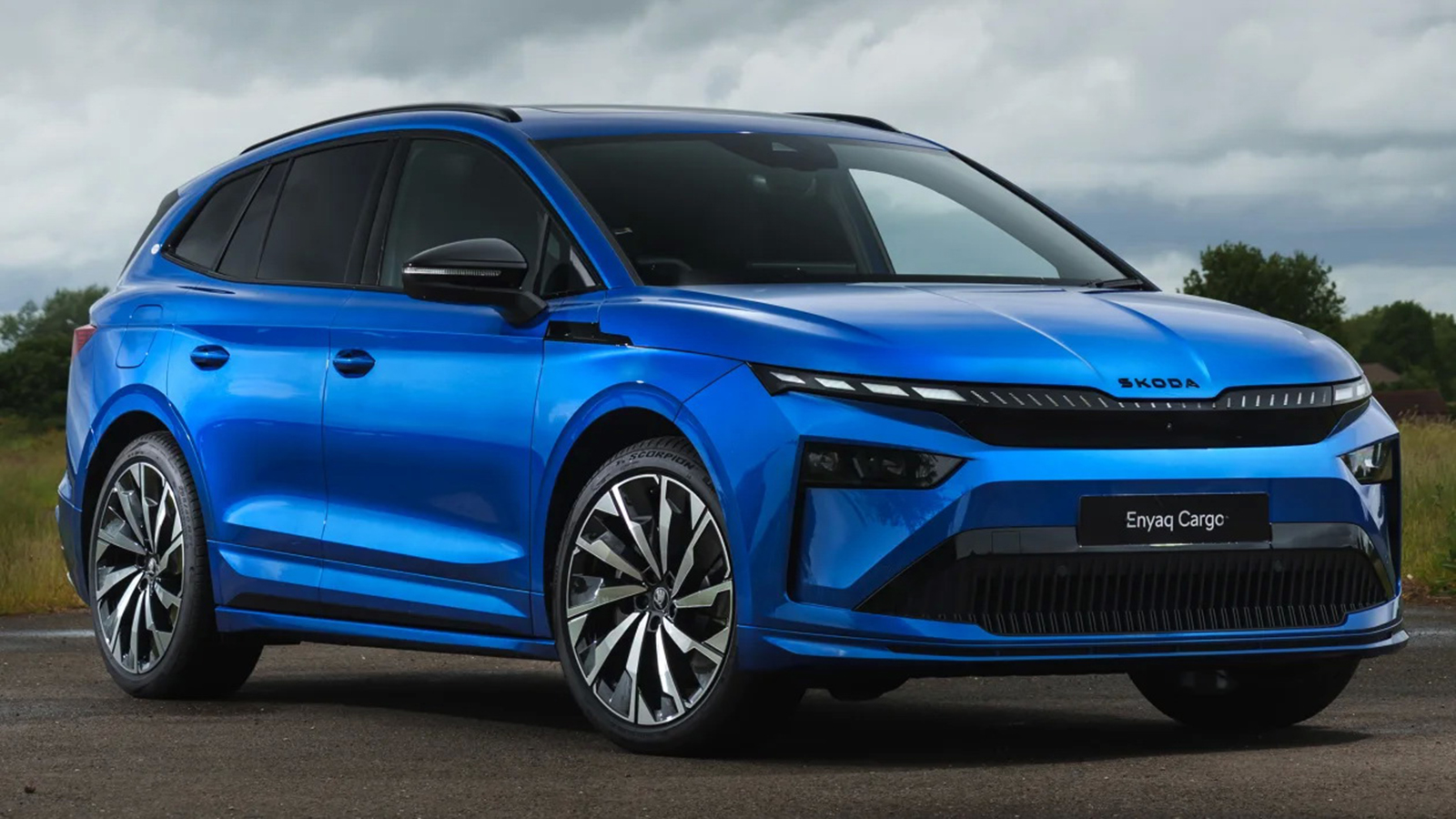 Το Skoda Enyaq έγινε ελαφρύ επαγγελματικό αλλά χωρίς να φαίνεται!